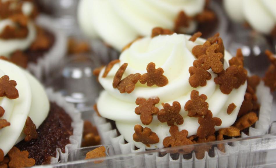 Holiday Treat Review: Walmart Bakery Gingerbread Cupcake