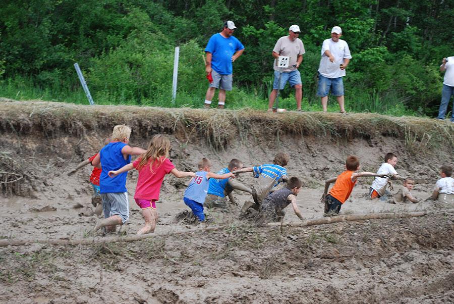 Families and groups support district by running LEEF Mudstacle