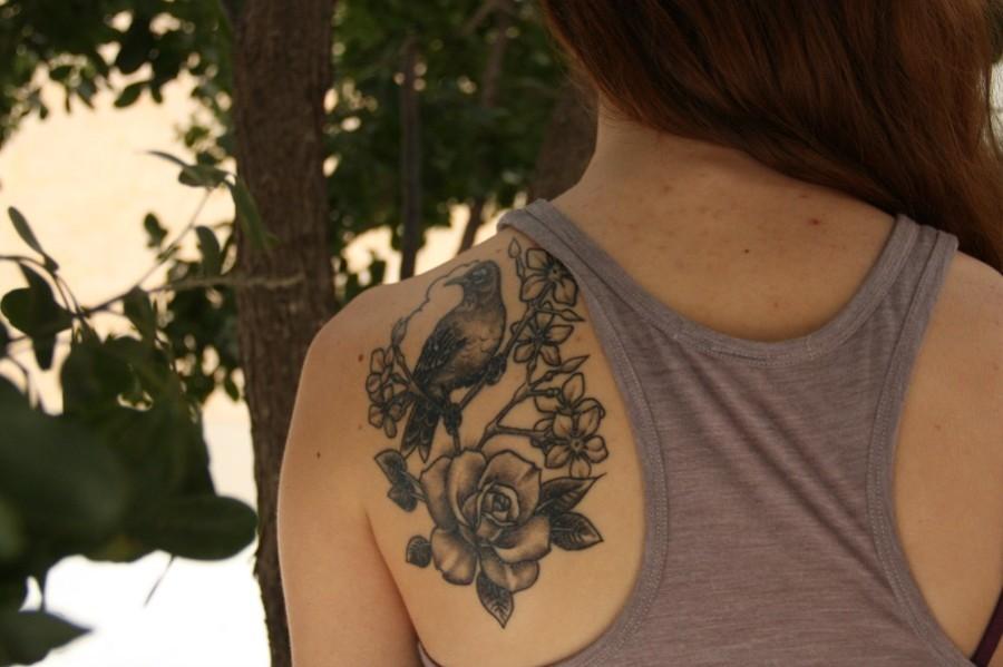 Beautiful+shoulder+tattoo+of+a+bird+and+a+rose.