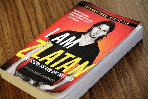 The book is inspired by Zlatan Ibrahimović and written by David Lagercrantz. It is an autobiography about the famous Swedish soccer player.