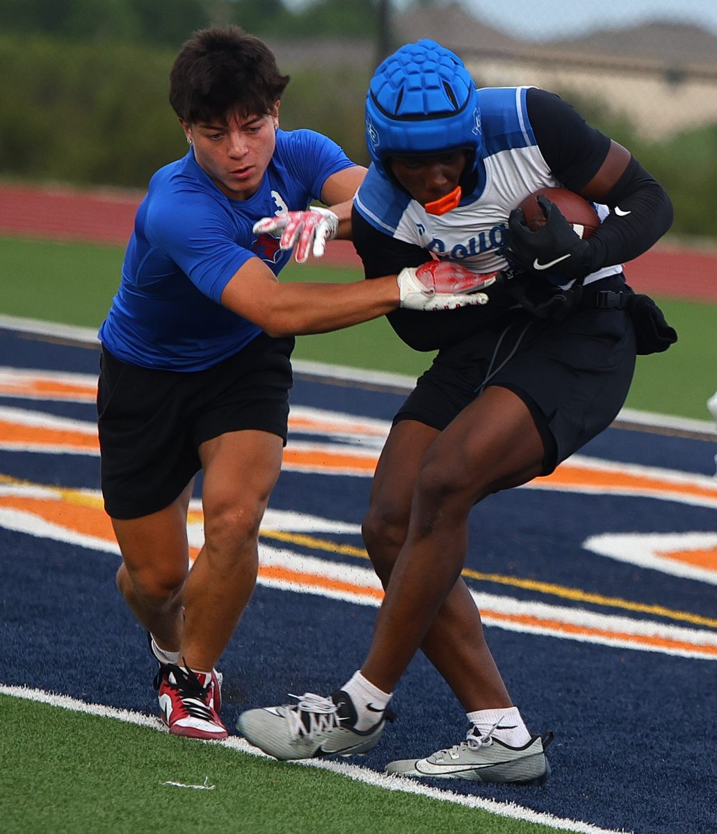 Junior Luis Ruiz Williams blocks a Lampasas player.