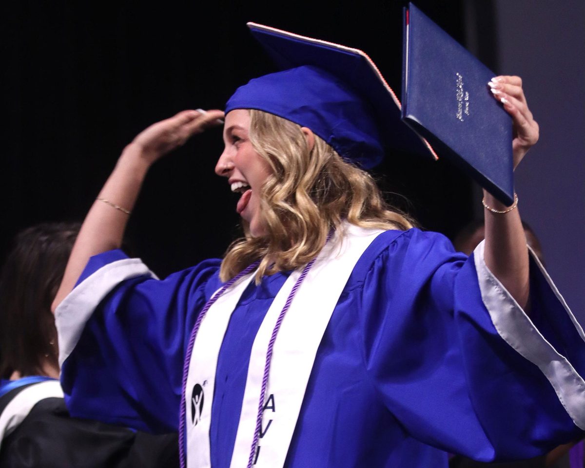 Some 500 graduates receive diplomas