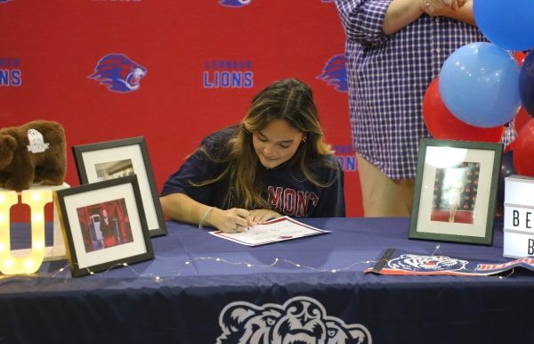 Fine arts seniors commit to colleges